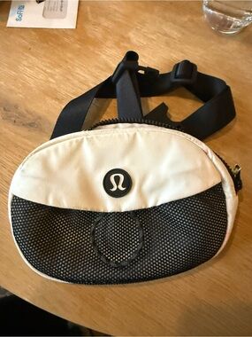 lululemon white belt bag